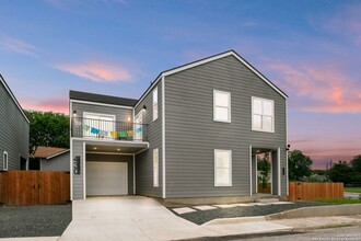 Building Photo - 420 Dreiss St