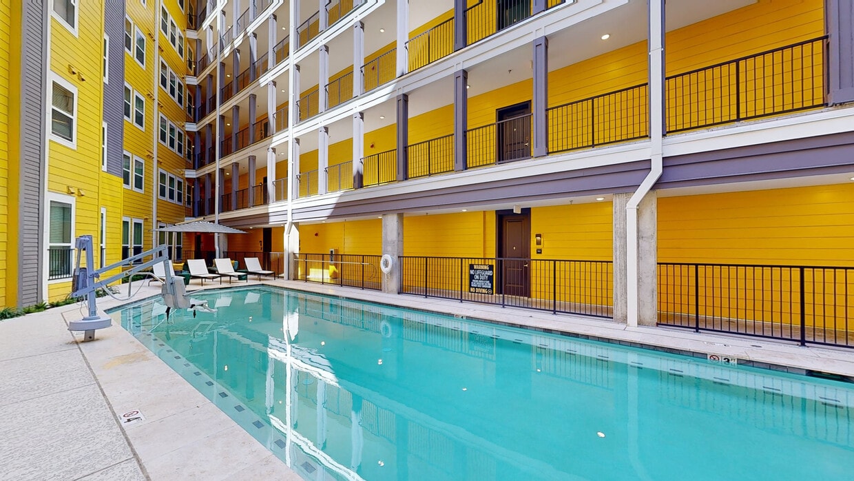 Photo - Vue of Parker Flatiron LSU Apartments