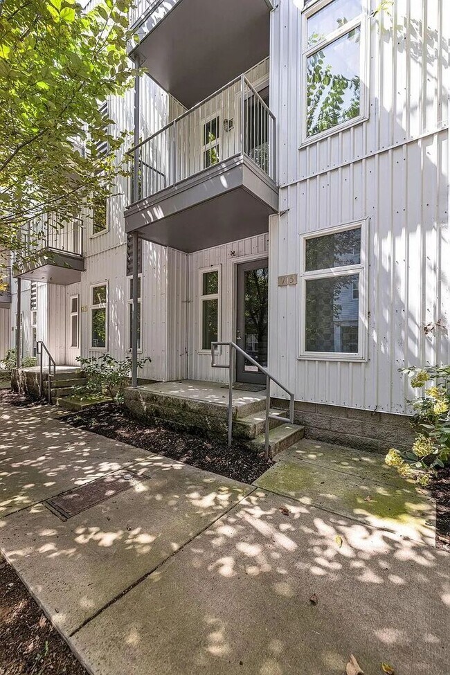 Foto del edificio - Great condo in East Nashville off Gallatin...