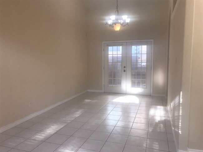 Building Photo - 411 Shiloh Dr
