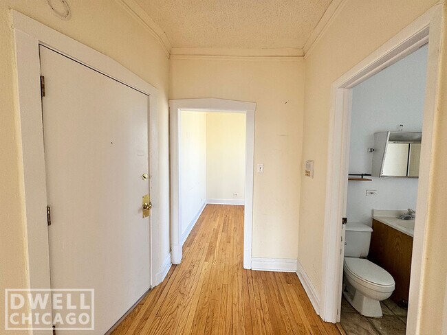 Foto del edificio - 1540 N Kedzie Ave