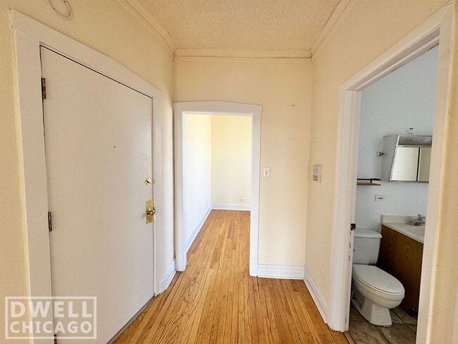 Building Photo - 1540 N Kedzie Ave