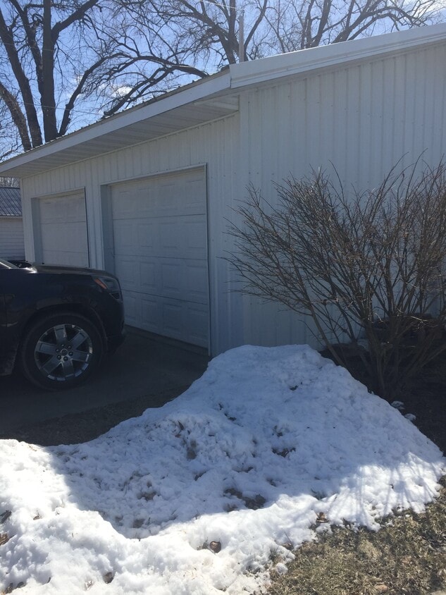 Primary Photo - 122 Wilkinson