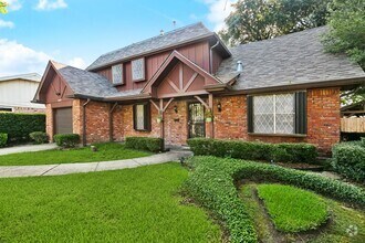 Building Photo - 4805 Burke Dr