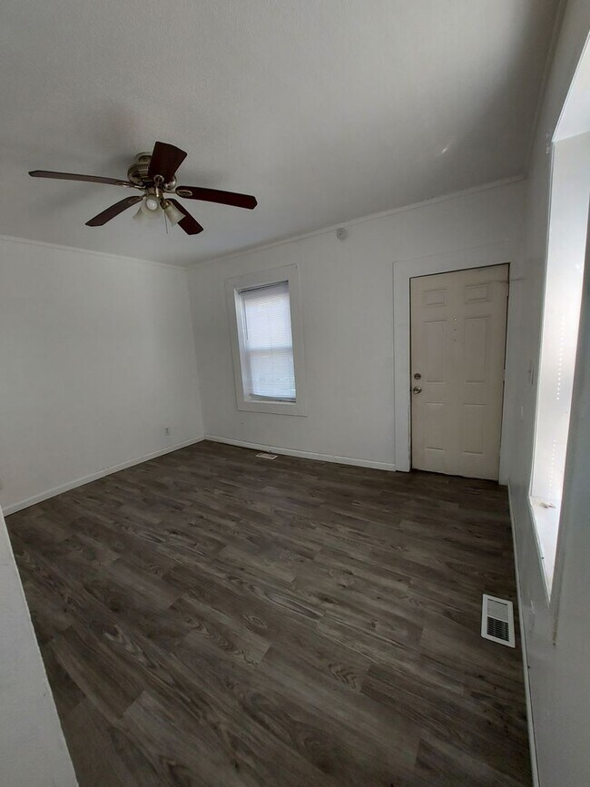 Foto del edificio - 1 BD/1BA