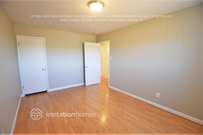 Building Photo - 452 Ladera Dr