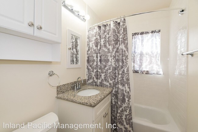 Foto del edificio - 1801-1805 MacKay Ln