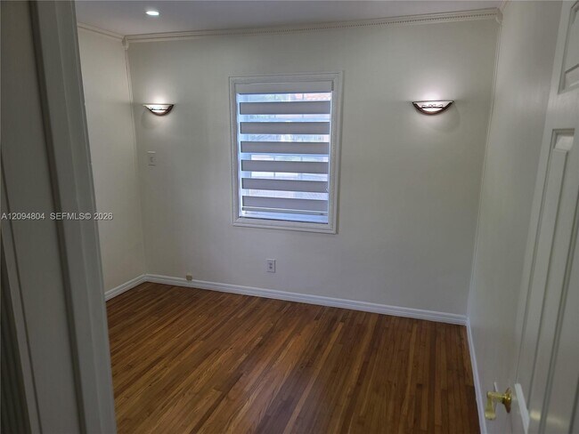 Building Photo - 2862 SW 38th Ct