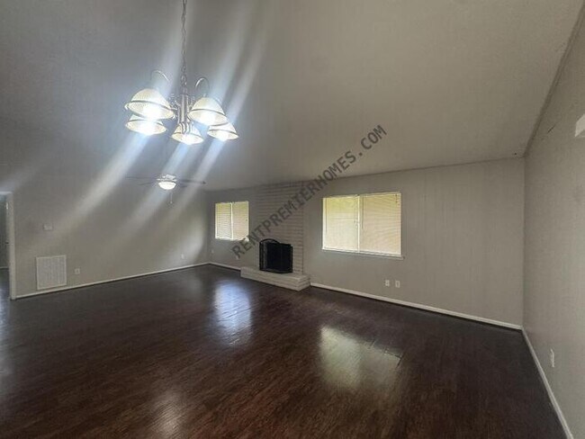 Foto del edificio - 23139 Lestergate Dr