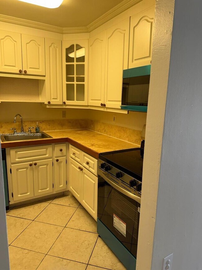 Foto del edificio - 7477 SW 82nd St