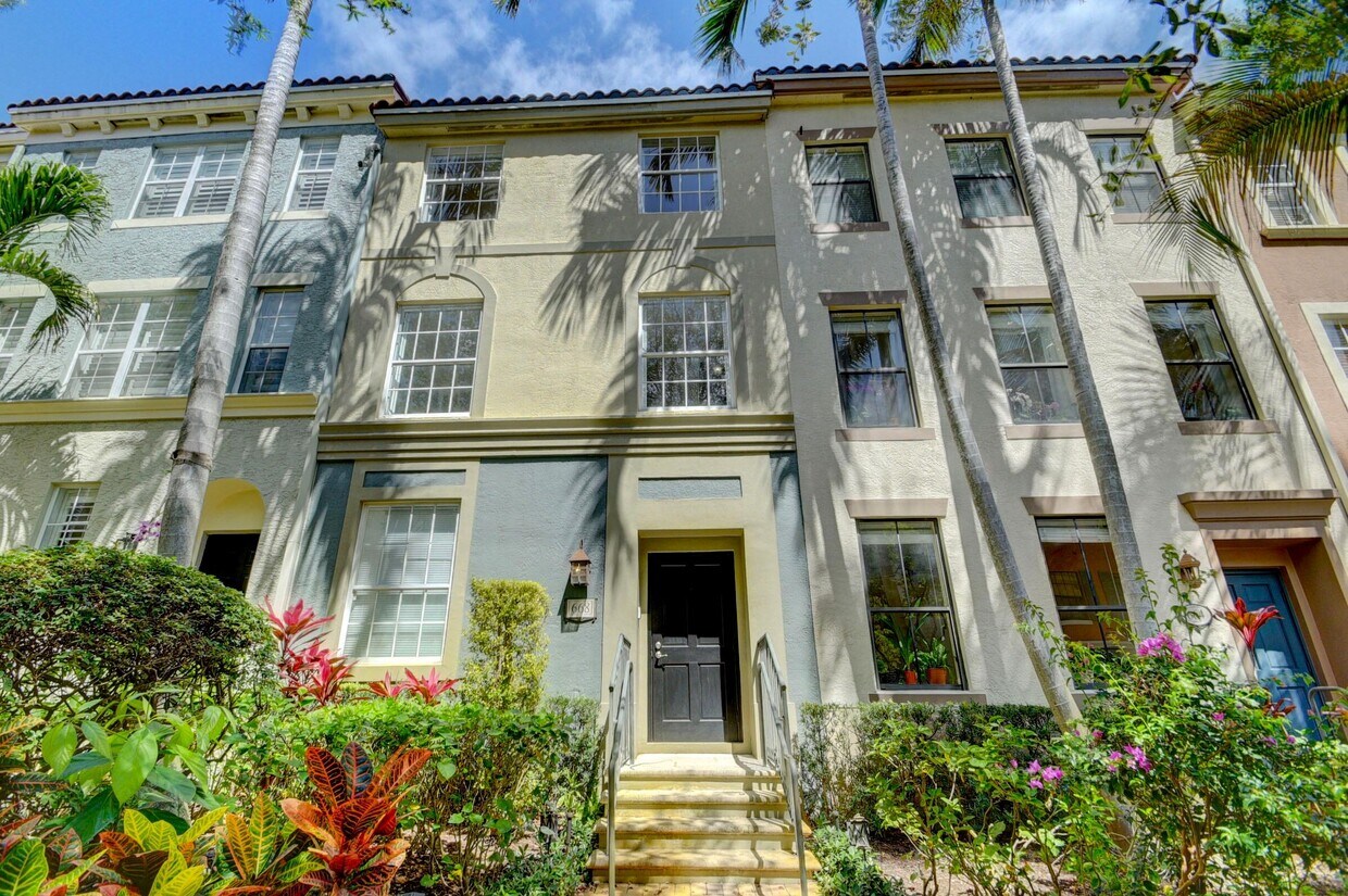 Foto principal - 668 Fern St