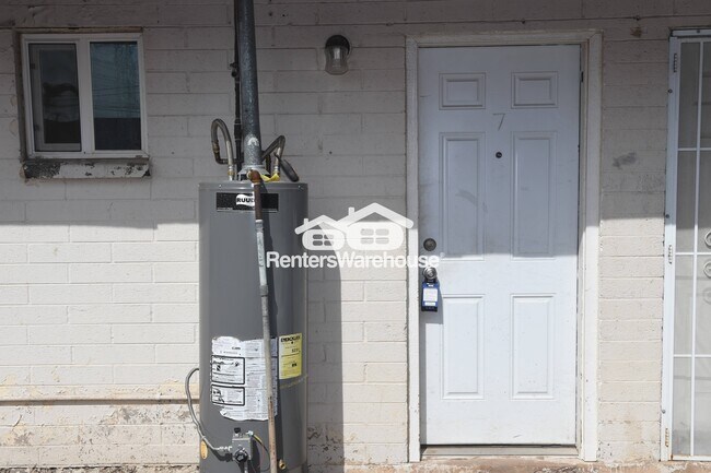 Foto del edificio - 2532 E Adams St
