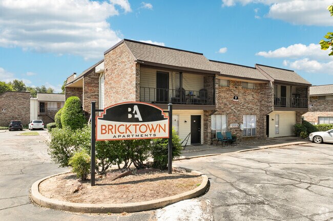 Entrada - Bricktown Apartments