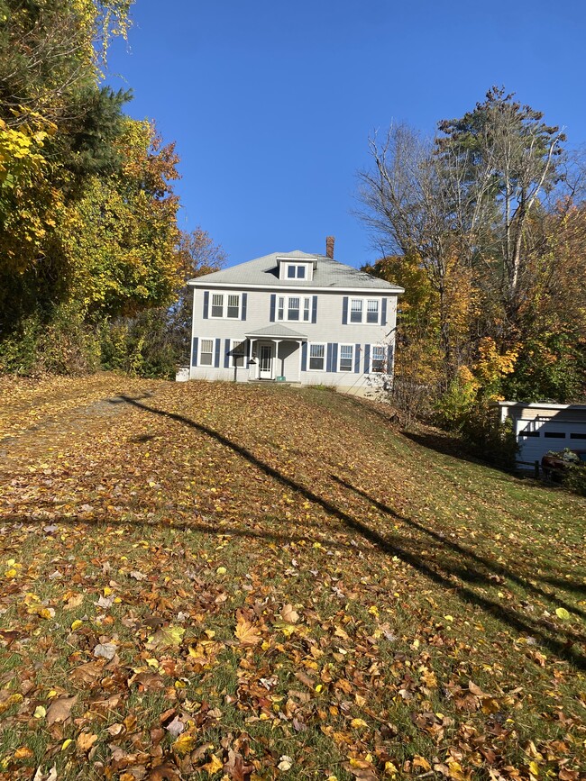 Building Photo - 231 Milford St
