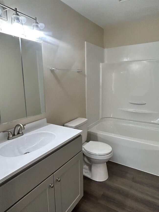 Building Photo - 1129 Robin Hood Ct