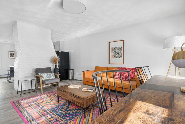 Foto del edificio - 136 Main St