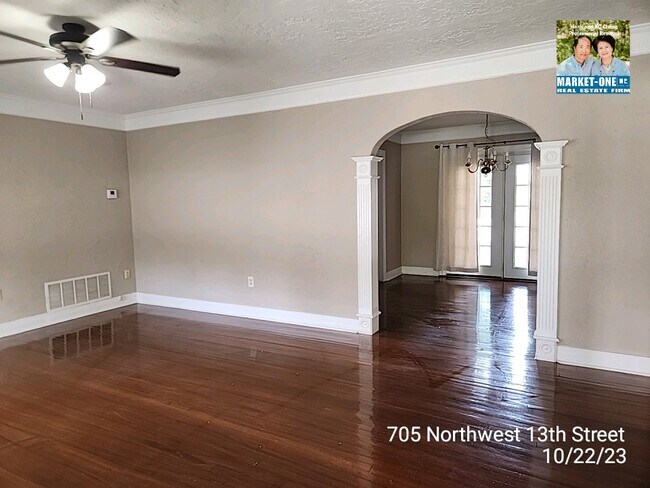 Foto del edificio - 705 NW 13th St