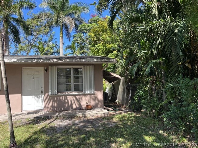 Building Photo - 3118 SW 15th Ave
