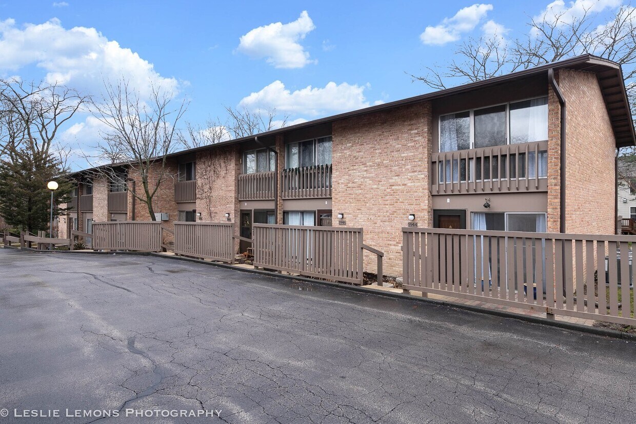 Primary Photo - 5944 Meadow Dr