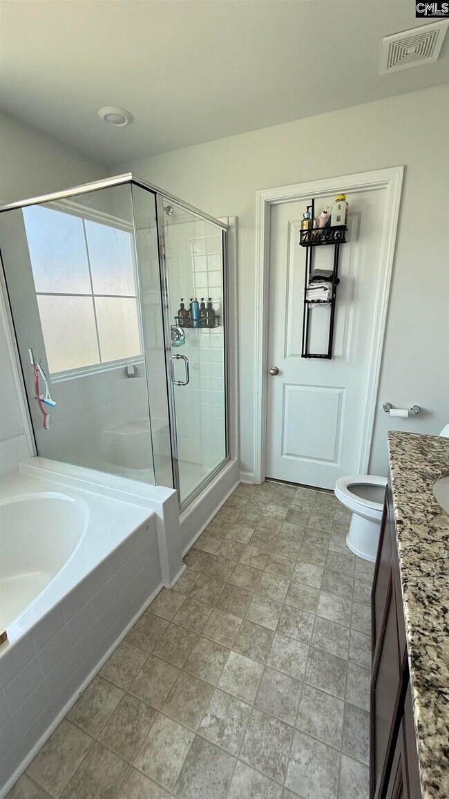 Foto del edificio - 250 Windfall Rd