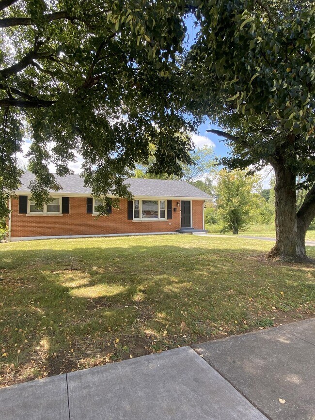 Foto del edificio - 2016 Deauville Dr