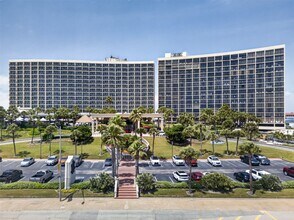 Building Photo - 5220 Seawall Blvd