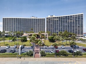 Building Photo - 5220 Seawall Blvd