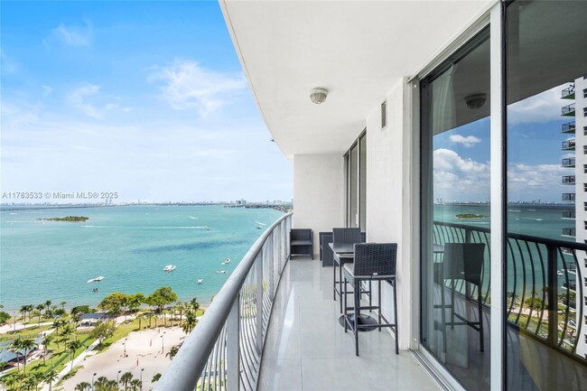 Foto del edificio - 1750 N Bayshore Dr