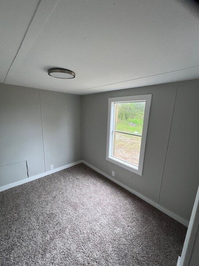 Building Photo - Single Family