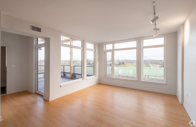 Building Photo - NICE Modern Fresh Pond F 1 bed with laundr...
