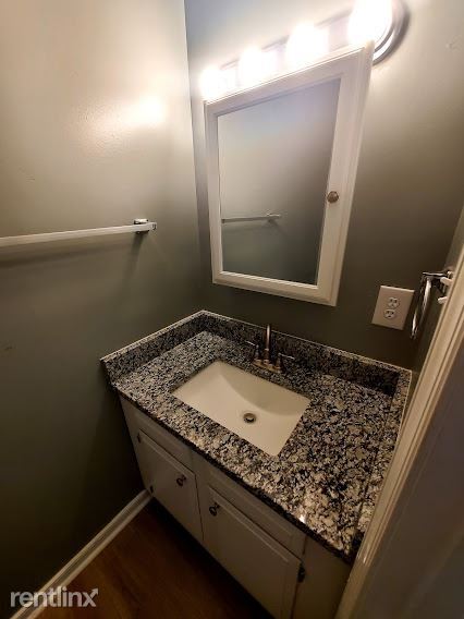 Building Photo - 2 br, 1.5 bath Townhome - 3811 Belker Ct