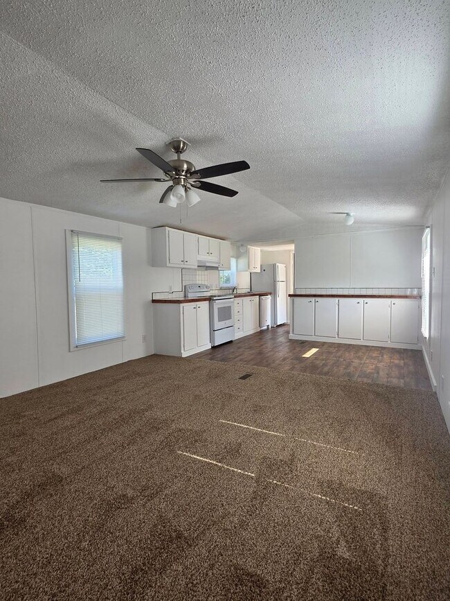 Foto del edificio - 3135 Calloway Dr