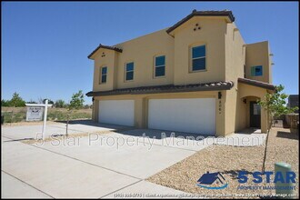 Building Photo - 806 TS Daniel Cadena Dr