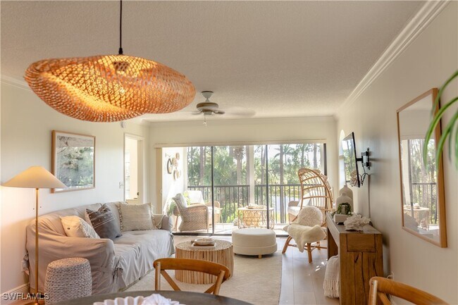 Foto del edificio - 265 Deerwood Cir