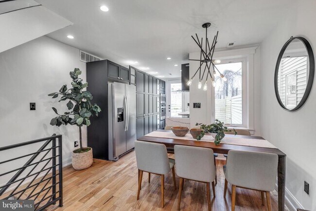 Foto del edificio - 2571 Trenton Ave