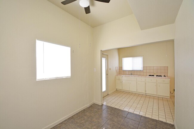 Foto del edificio - 1152 1/2 S Montebello Blvd