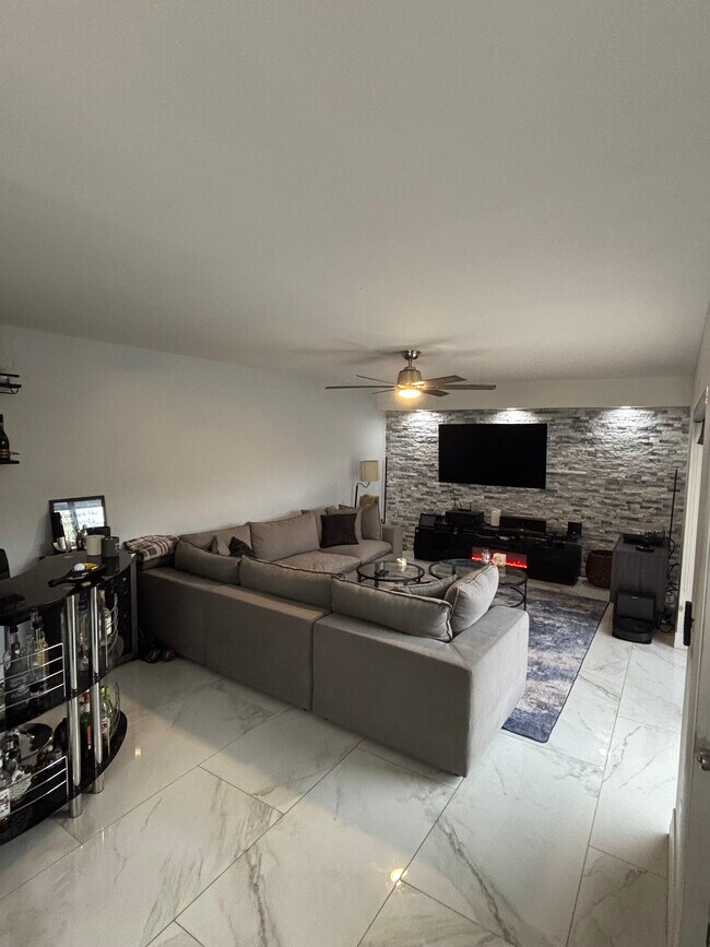 Foto del edificio - 1017 10th Way