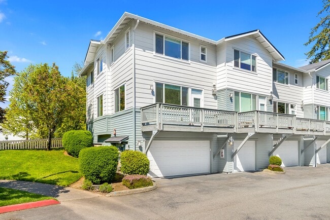 Foto del edificio - Kirkland Rose Hill - 2 Bedroom Plus Office & Bonus Room & Garage