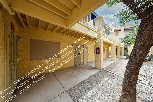 Building Photo - 12221 W Bell Rd