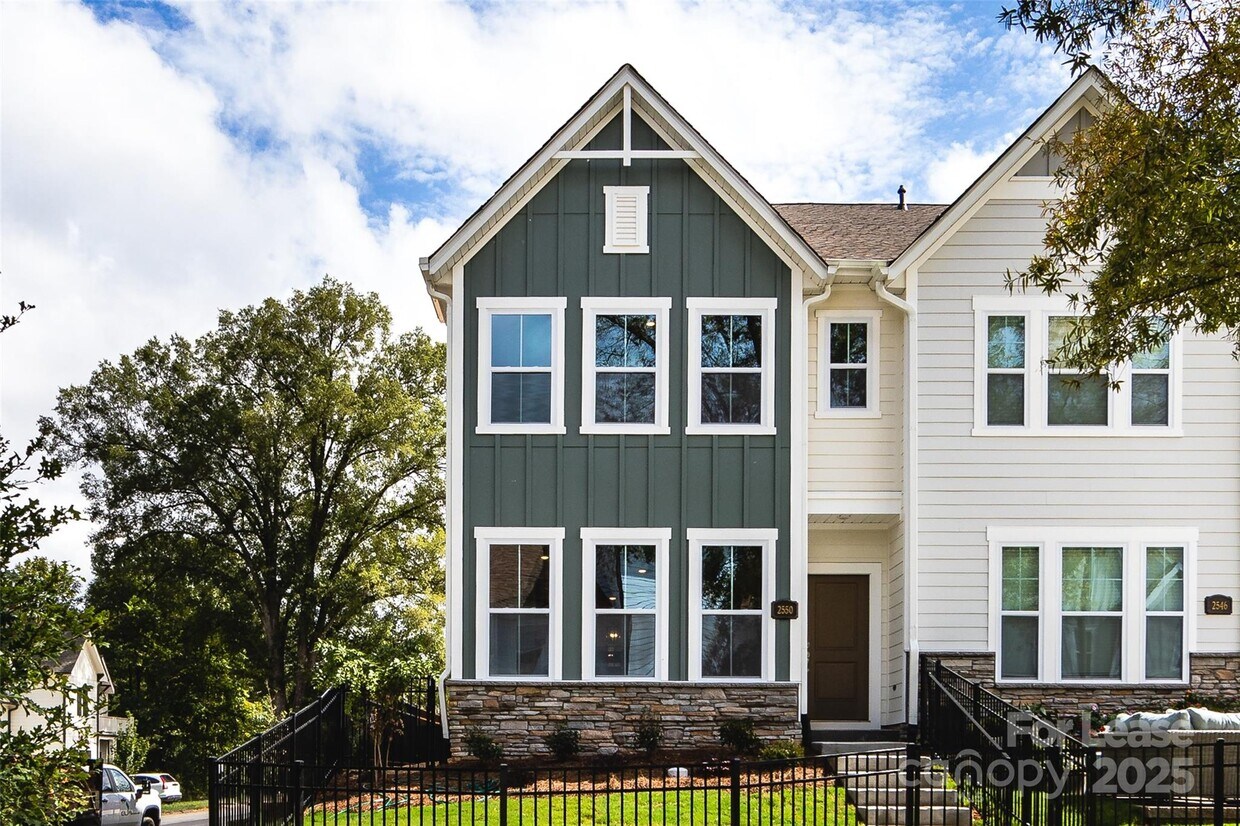 Foto principal - 2550 Lydia Ave