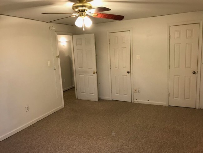 Building Photo - Cozy Rural Apartment