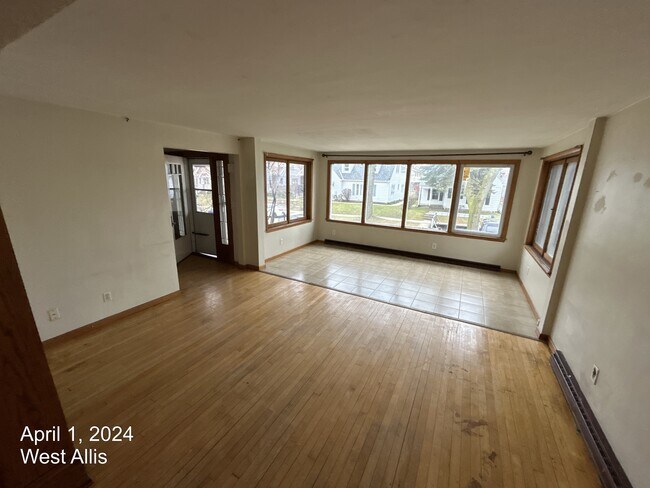 Building Photo - 1721 S 59th St
