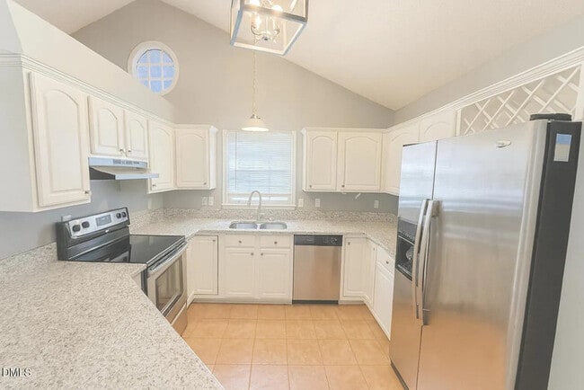 Building Photo - Ranch w/ 1 Car Garage