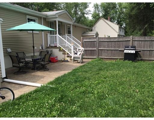 Patio interior - 31 Autran Ave
