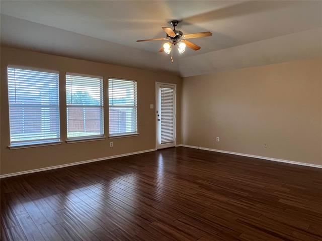 Building Photo - 1065 Warbler Ln