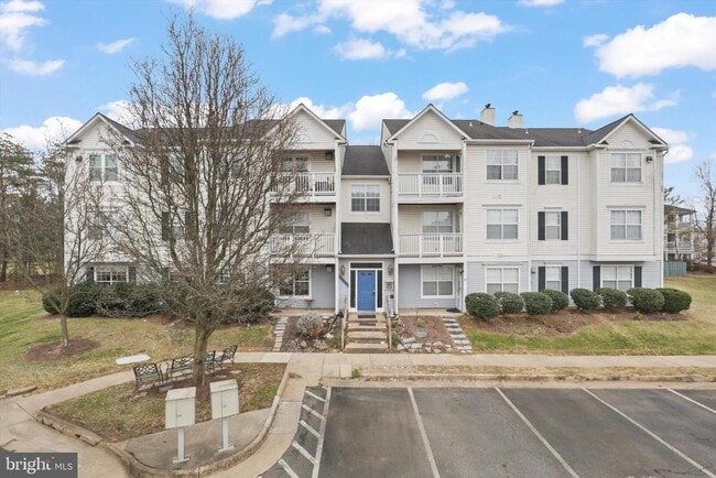 Building Photo - 8058 Lisle Dr