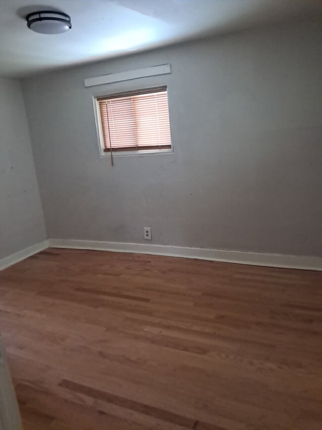 Foto del edificio - 4908 Eau Claire St