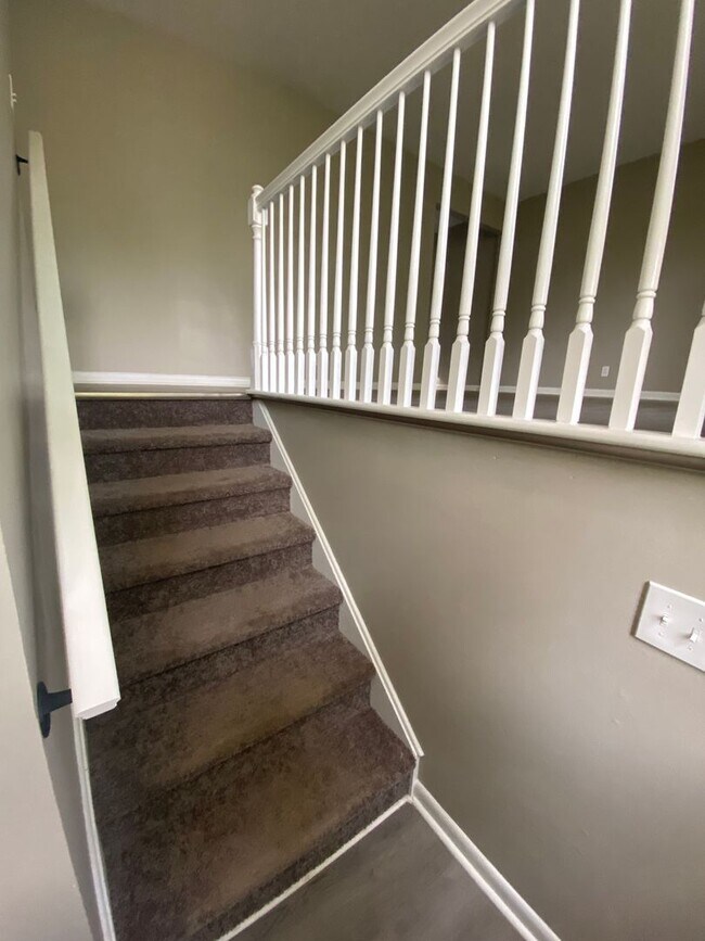 Foto del edificio - Airport Dr - 108