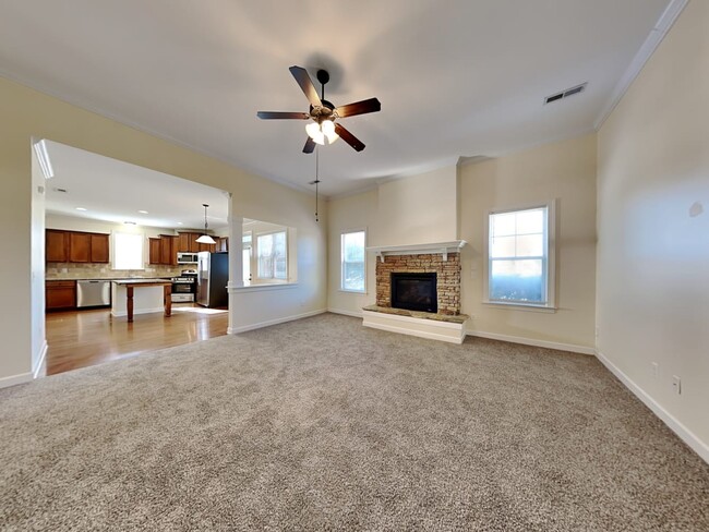 Building Photo - 613 Adams Point Dr