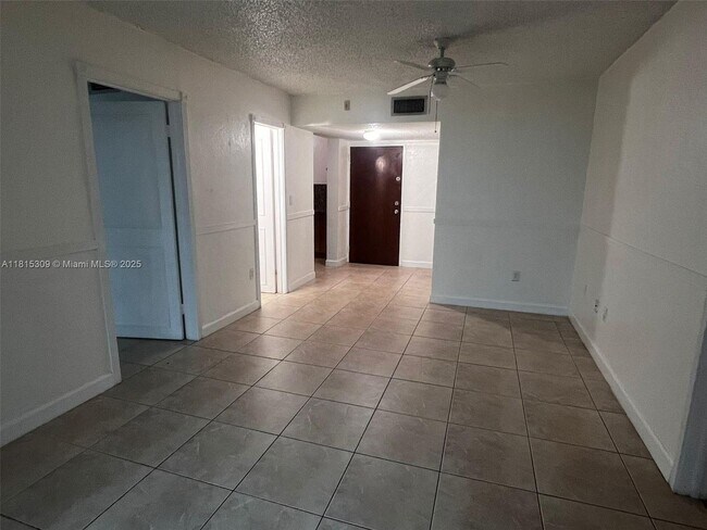 Foto del edificio - 2075 SW 122nd Ave